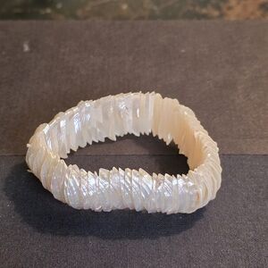 White Mother of Pearl Shell Stretch Bracelet Chunky Stacked Boho Beach Elastic